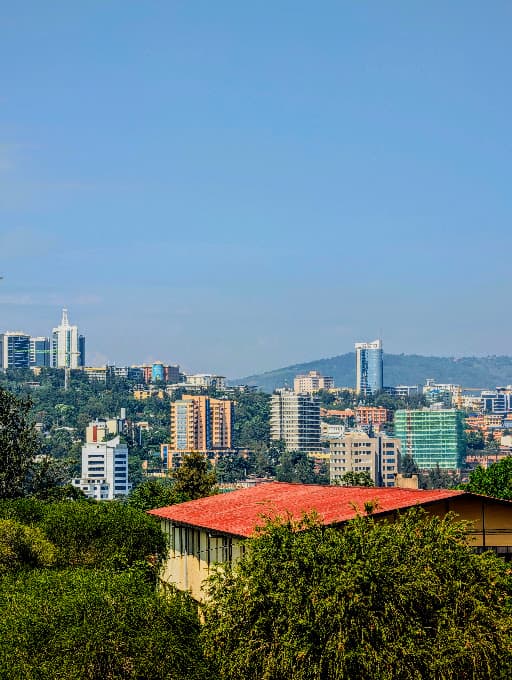 Utsikt over den moderne, kuperte hovedstaden Kigali