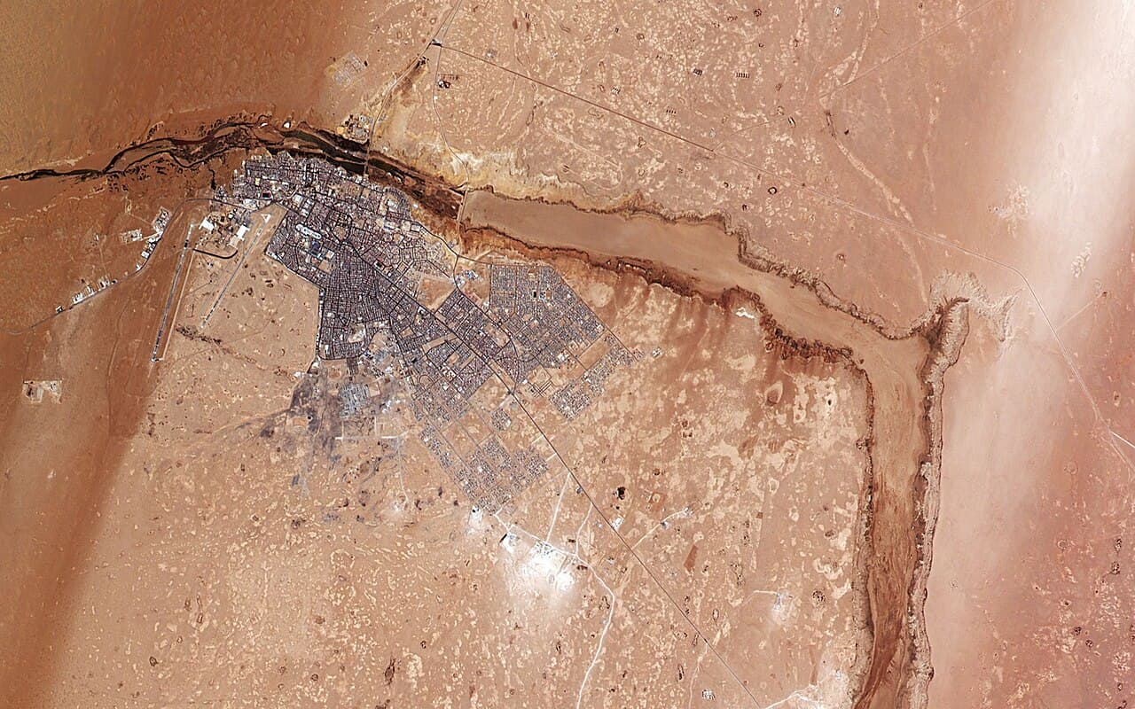 Satellittbilde av byen El Aaiún i ørkenen