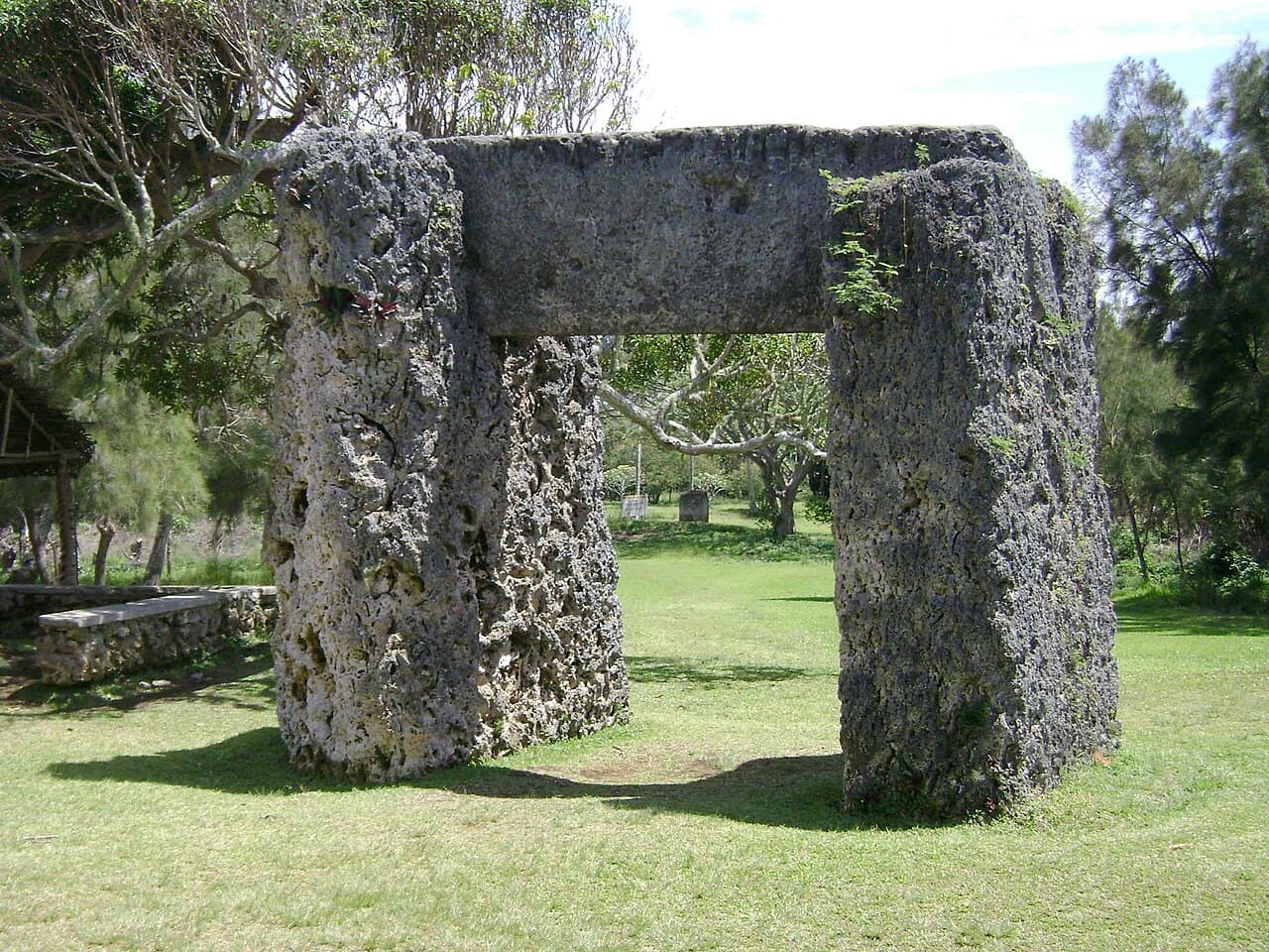 Steinporten Haʻamonga ʻa Maui