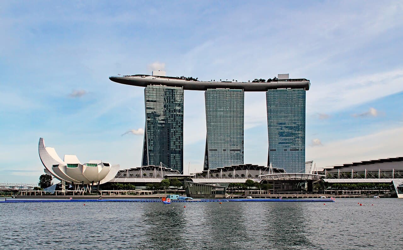 Hotellet Marina Bay Sands med takterrassen over tre tårn