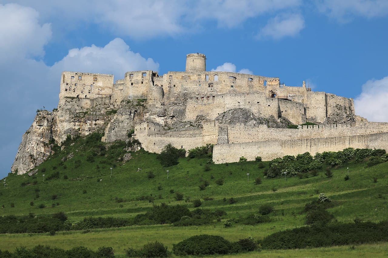 Borgruinene Spiš over landskapet
