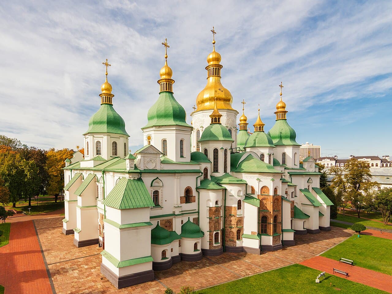Sofiakatedralen i Kyiv med gullkupler