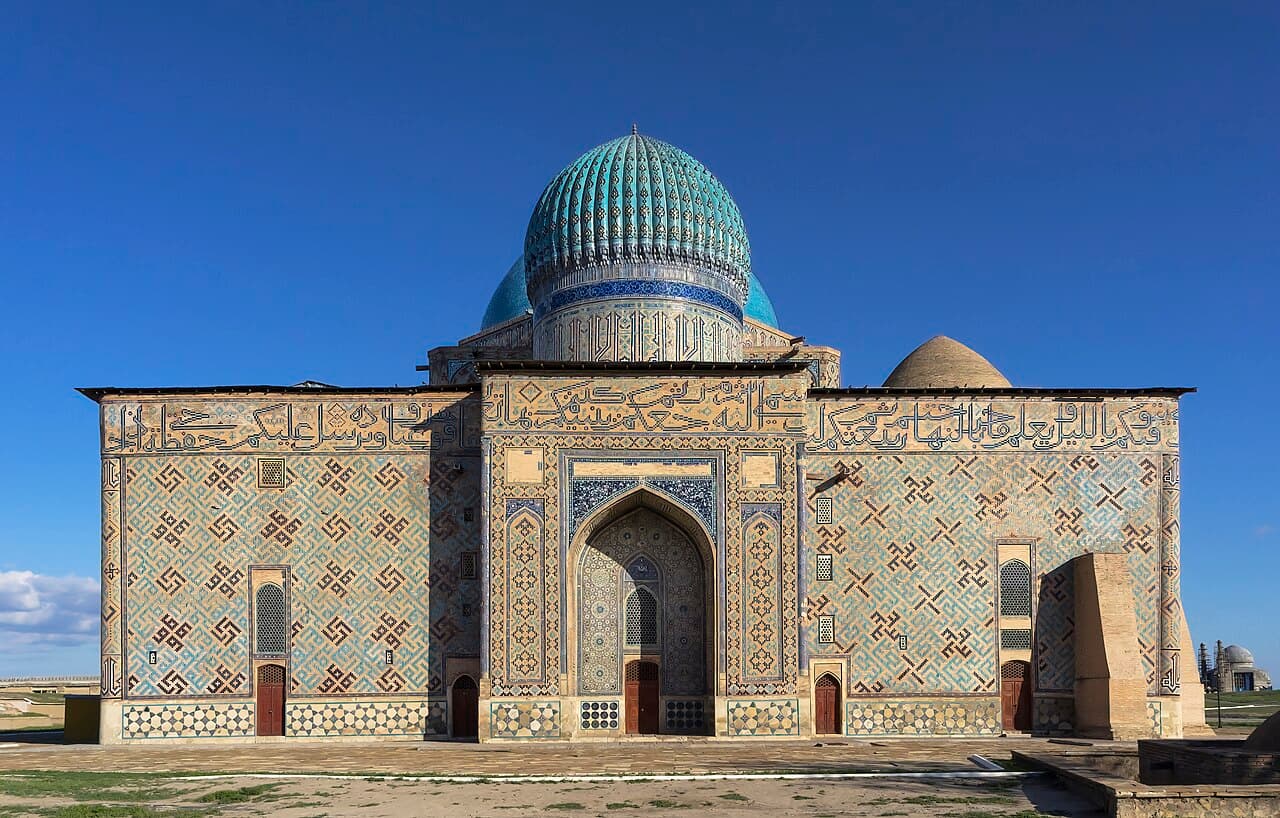 Det store blåkuplede mausoleet til Khoja Ahmed Yasawi i Turkestan