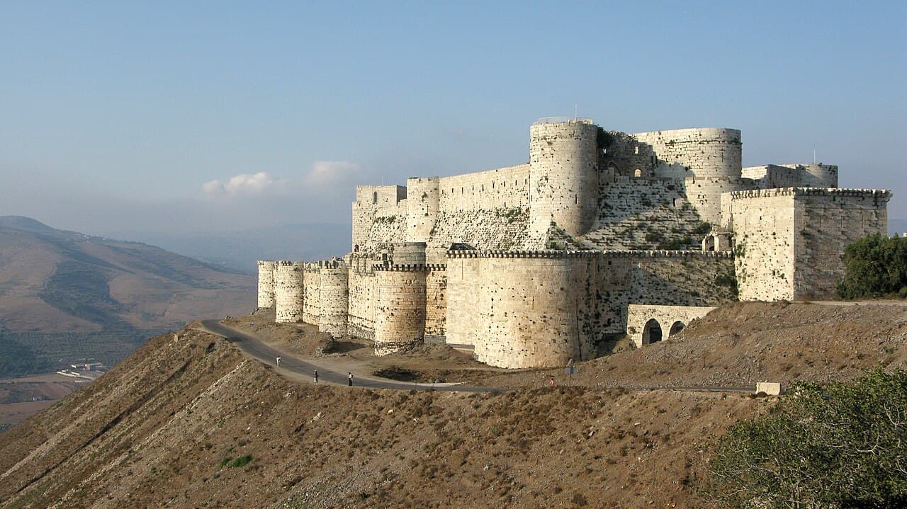 Korsfarerborgen Krak des Chevaliers på en høyde