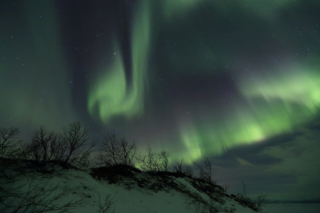 Nordlys over Torneträsk ved Abisko