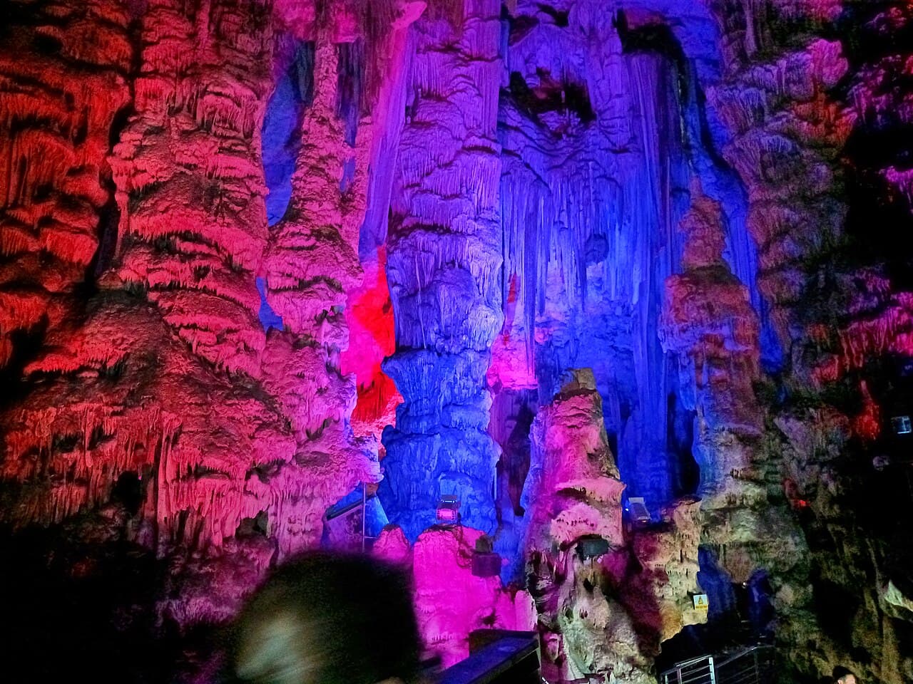 Dryppsteinsformasjoner i St. Michael's Cave