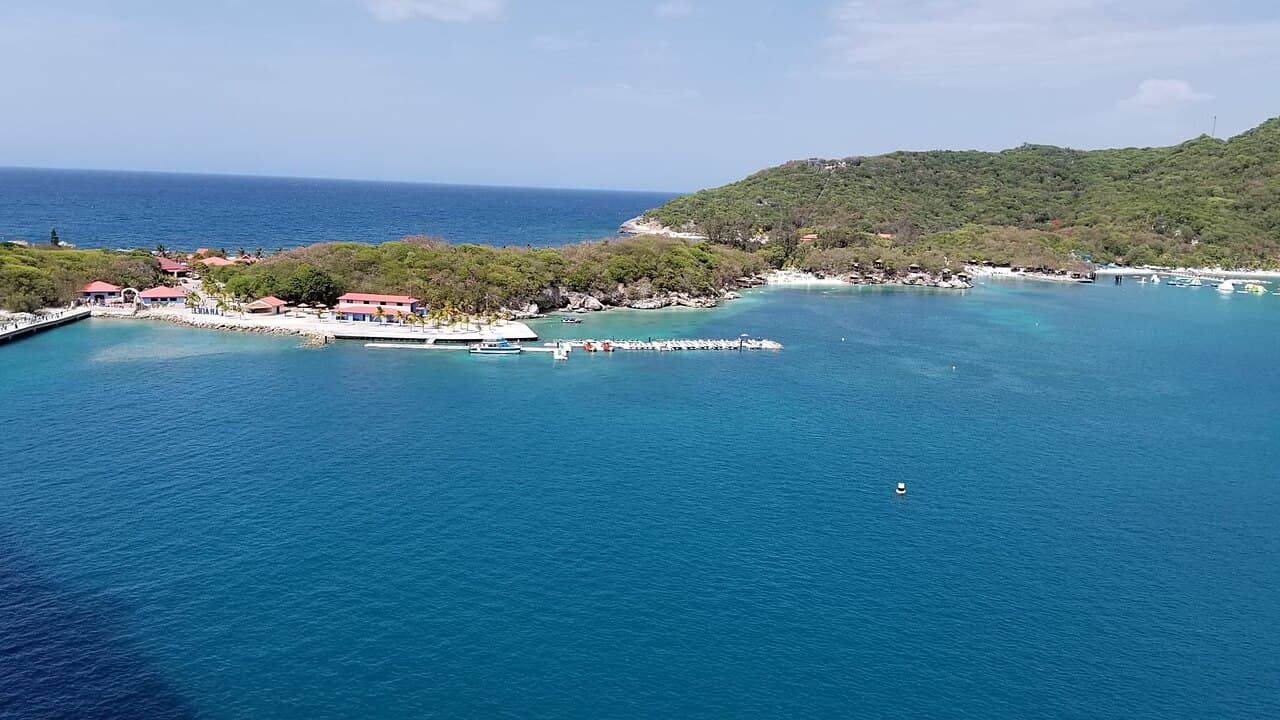Kysten ved Labadee nord på Haiti