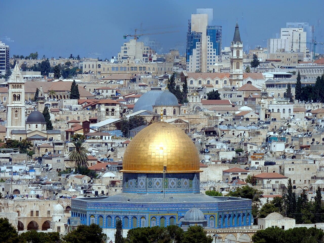 Den gylne kuppelen til Klippedomen over Jerusalems gamleby