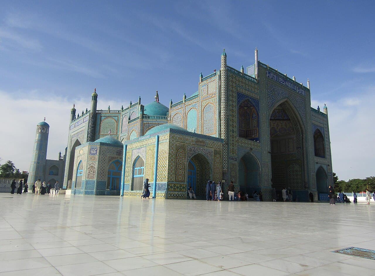 Den blåflisede Alis helligdom (Blåmoskeen) i Mazar-e Sharif